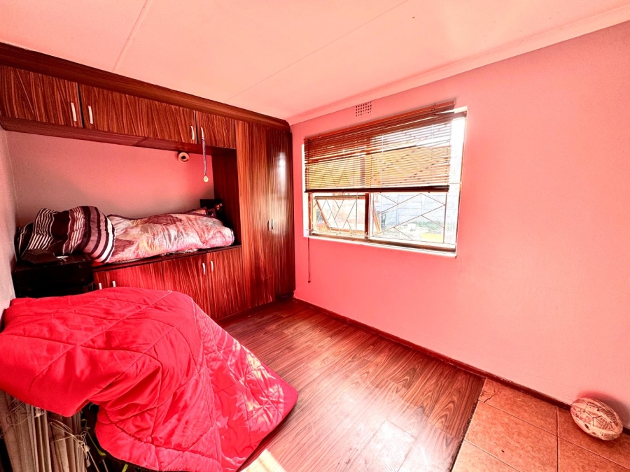 To Let 3 Bedroom Property for Rent in Strandfontein Village Western Cape